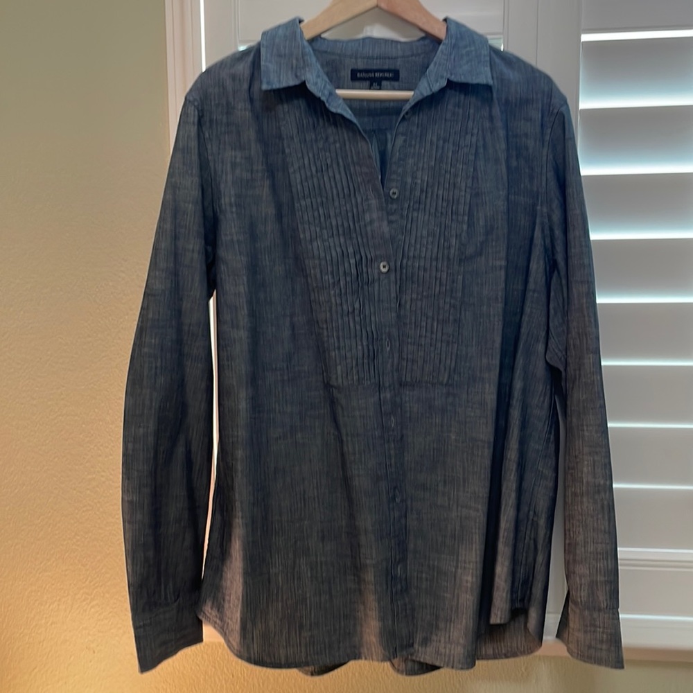 NWOT! Banana Republic Dark Chambray Linen Shirt